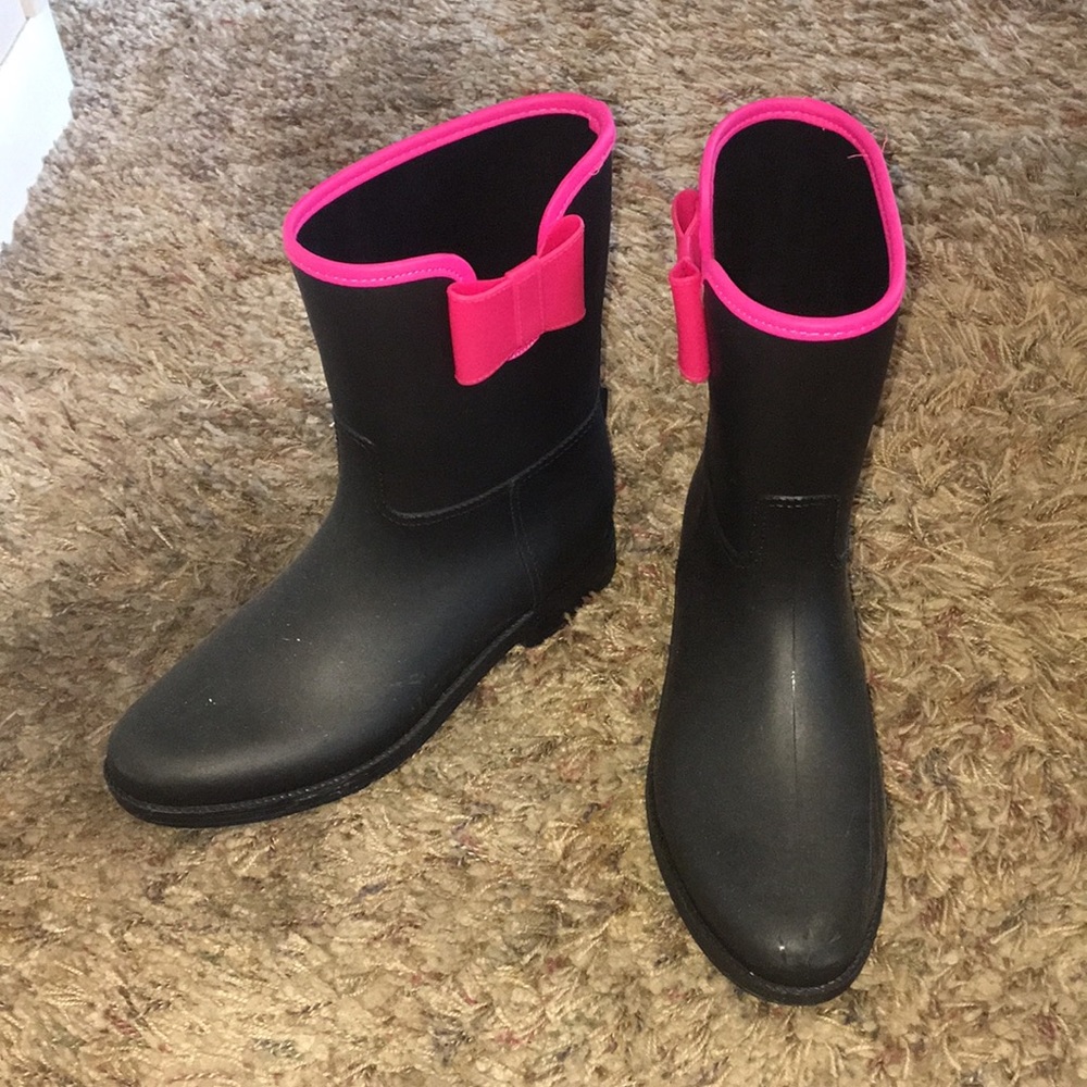 Mid rain boots